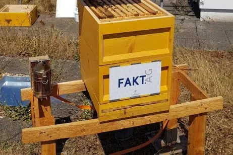 Energieeffiziente-Gewaechshaeuser-und-Schutz-fuer-Bienen